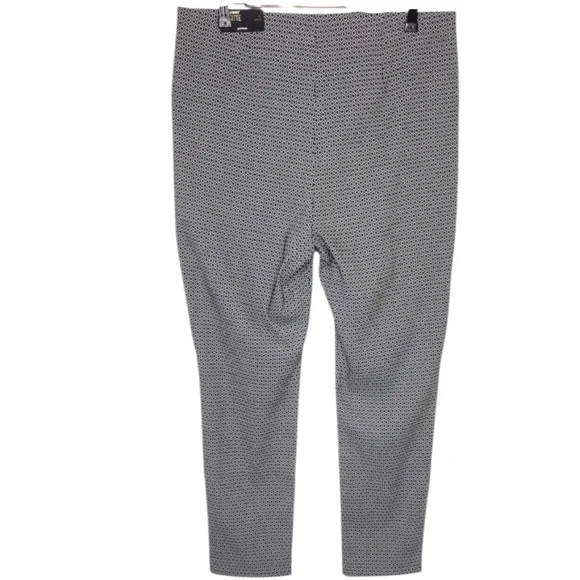 Chico's So Slimming Brigitte Black & White  Textured Trapezoid Ankle Pants - Picture 3 of 10